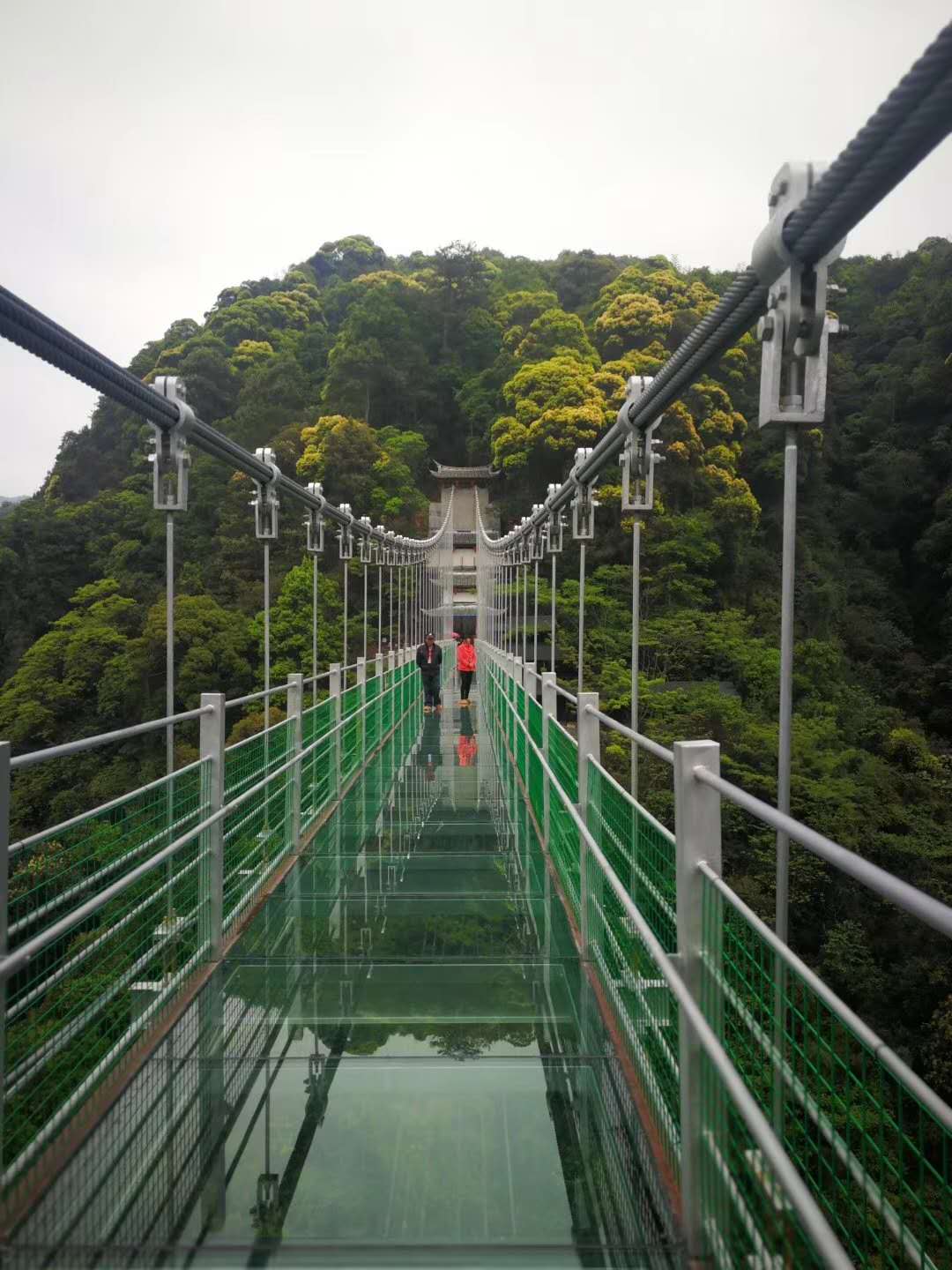 玻璃吊橋