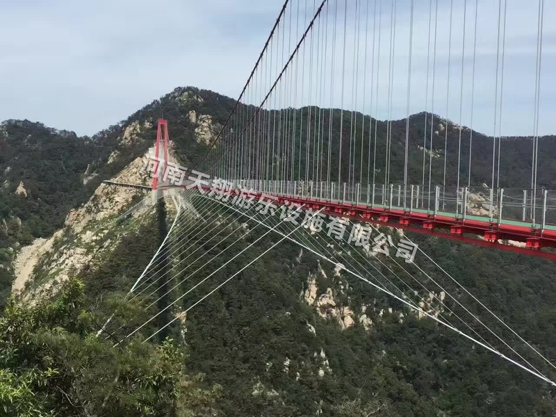 玻璃吊橋